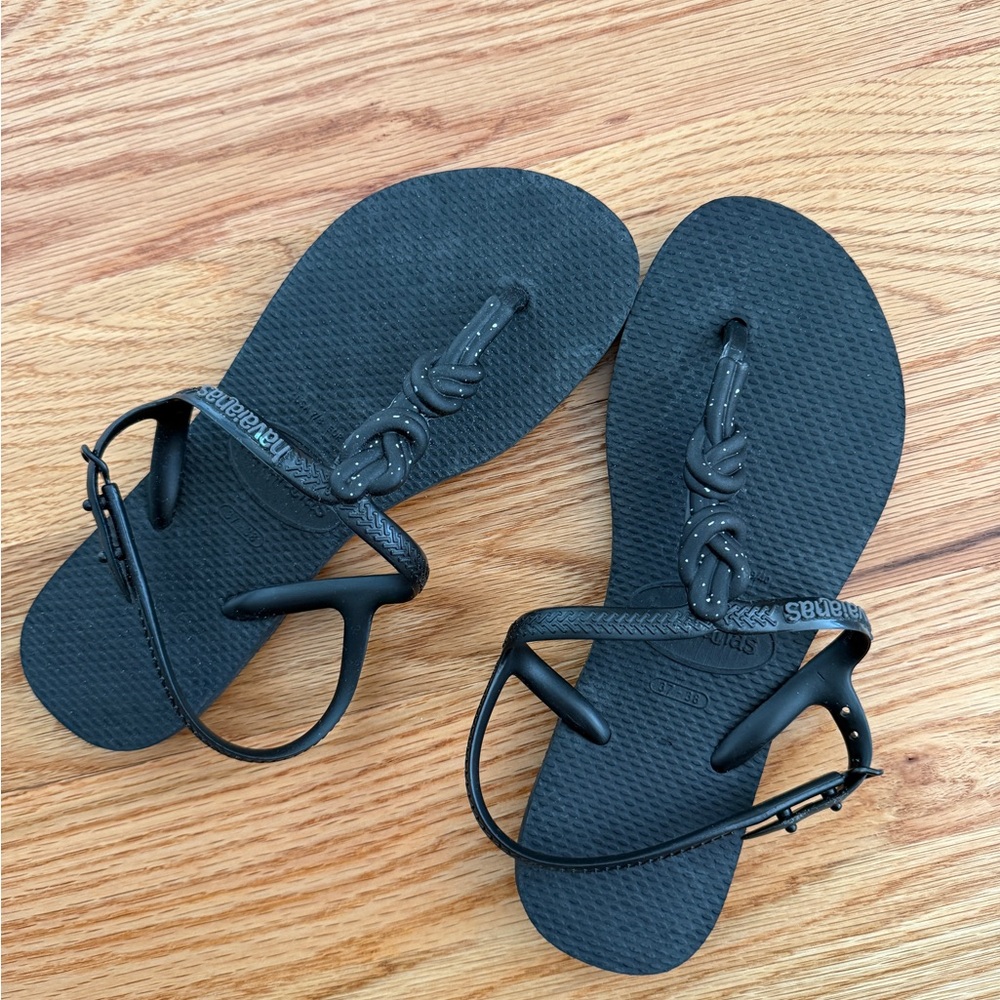 Havaianas Women's Black Sandals - Picture 2 of 5